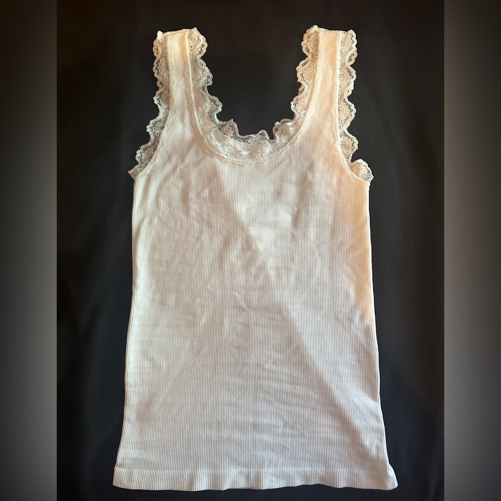 white lace tank top